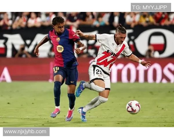 西甲职业足球联赛：深入了解西甲联赛的职业化发展与现代化管理